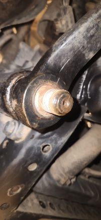 With the pitman arm nut off i was a little discouraged to see the bottom of the splines completely dry. Years ago when i did mine i took the steering box to a friend with a press. It didnt pop off till we hit 13tons on his machine.