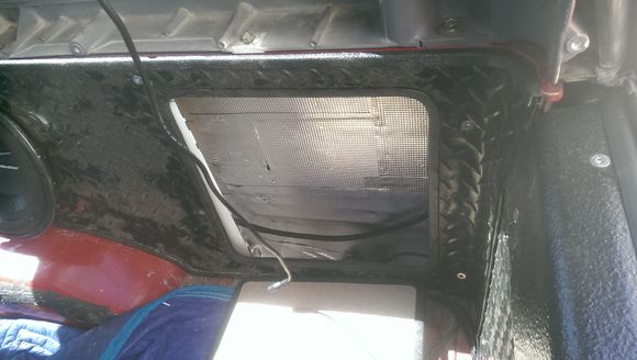 that 1/4" of the metal plate that will "catch" the cargo panel door from falling in.