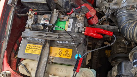 Used battery clips as adapter for vehicles without Anderson Powerpole Connectors