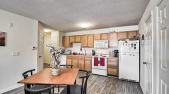 Campus Pointe Apartments - Greenville, NC