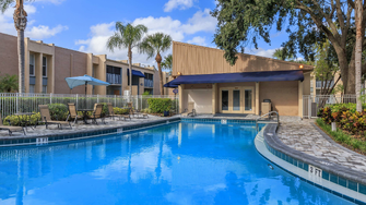 Seastone Luxury Apartments - Tampa, FL