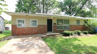 623 Holiday Ave - Hazelwood, MO