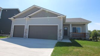 Apartments at Autumn Ridge - Des Moines, IA