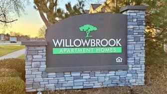 Willow Brook Apartment Homes - Willowbrook, IL