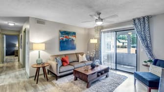 The Retreat at Lakeland Apartments  - Lakeland, FL
