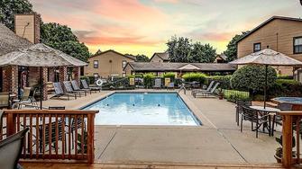 Springhill Apartments - Overland Park, KS