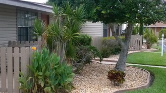 Bottlebrush Rental Villas - Palm Bay, FL