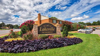 Lakeville Townhomes Apartments - Virginia Beach, VA