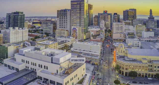 17th & Broadway | Oakland, CA Apartments for Rent | ApartmentRatings©