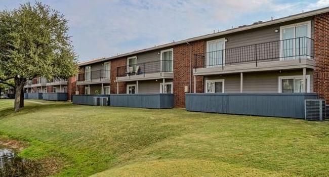 Oak Tree Apartments - 98 Reviews | Lewisville, TX Apartments for Rent