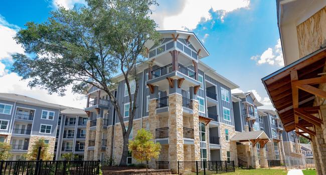 Creekside Park the Residences | The Woodlands, TX Apartments for Rent