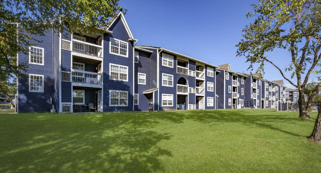 Fishermans Village Apartments - Indianapolis IN