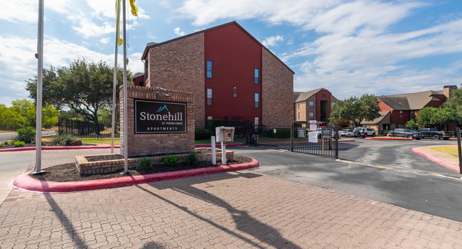 Stonehill at Pipers Creek - 125 Reviews | San Antonio, TX Apartments for  Rent | ApartmentRatings©