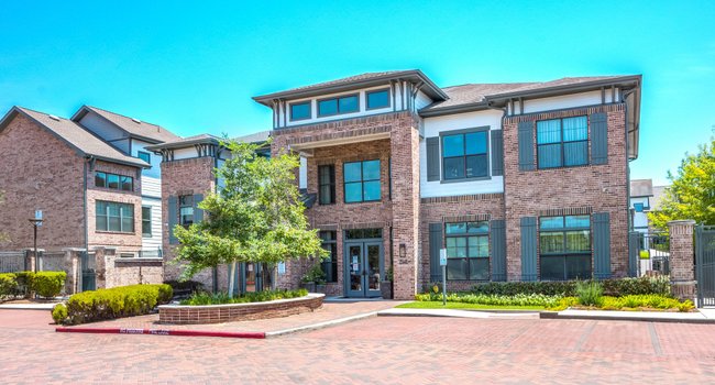 Boardwalk at Town Center - Apartments in The Woodlands, TX