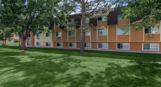Pine Crest Apartments - Colorado Springs CO