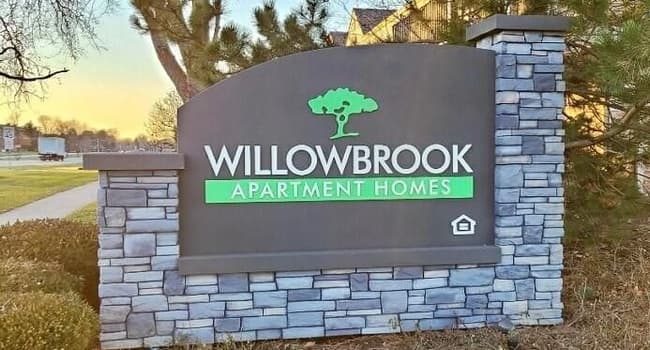 Willow Brook Apartment Homes - Willowbrook IL