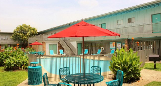 One Eleven Park Avenue - 4 Reviews | San Antonio, TX Apartments for Rent | ApartmentRatings©