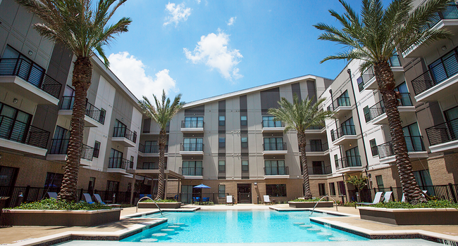 Alta City West 24 Reviews Houston Tx Apartments For Rent