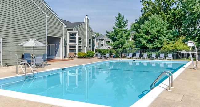 The Crossings at White Marsh Apartments - 399 Reviews | Perry Hall, MD
