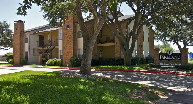Lakeland Apartments - Lewisville TX