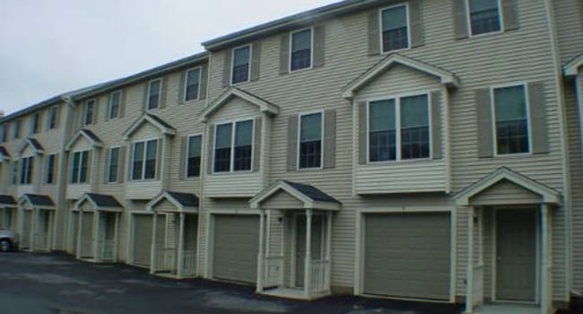 Rogers Common 5 Reviews Tewksbury Ma Apartments For Rent