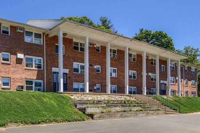 Cliffside Apartments 138 Reviews Sunderland Ma For Manager Uploaded Photo Of Cliffside Apartments In Sunderland Ma