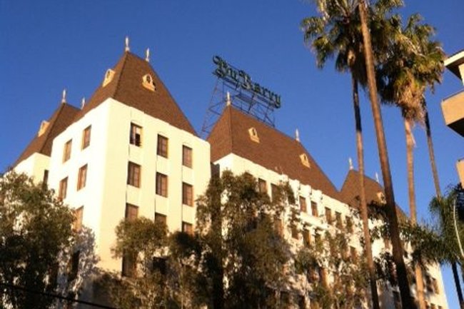 Du Barry Apartments 13 Reviews Los Angeles Ca For Resident Photo Of Du Barry Apartments In Los Angeles Ca