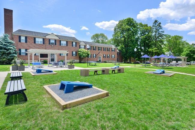 The Villas at Bryn Mawr Apartment Homes - 98 Reviews | Bryn Mawr, PA