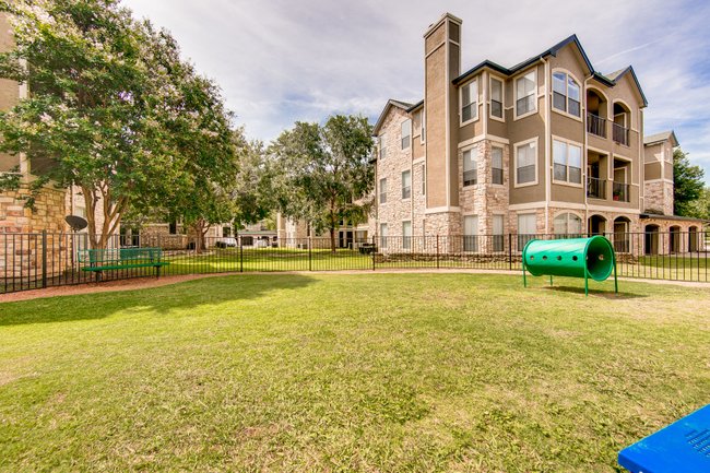 Stonebriar of Frisco 340 Reviews Frisco, TX Apartments