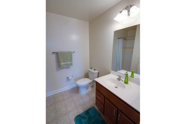 The Greens at Logan Field - 5 Reviews | Dundalk, MD Apartments for Rent