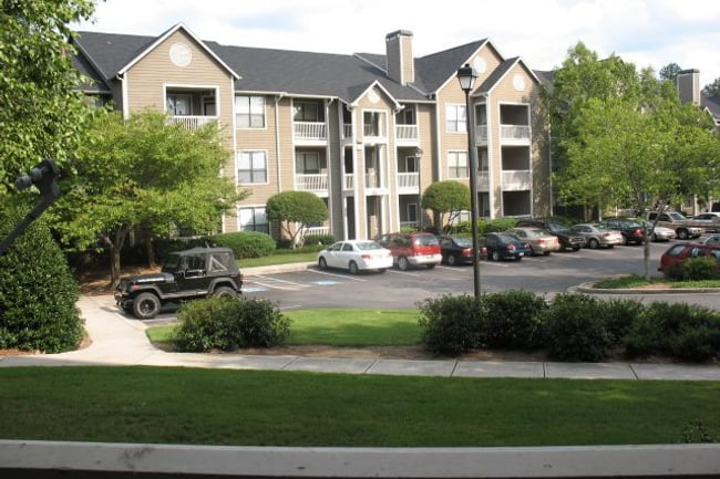 Arbors at Breckenridge Apartment Homes - 388 Reviews | Duluth, GA