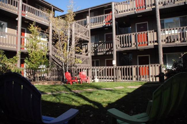 Willow Creek Apartments - 57 Reviews | Glendale, CO Apartments for Rent